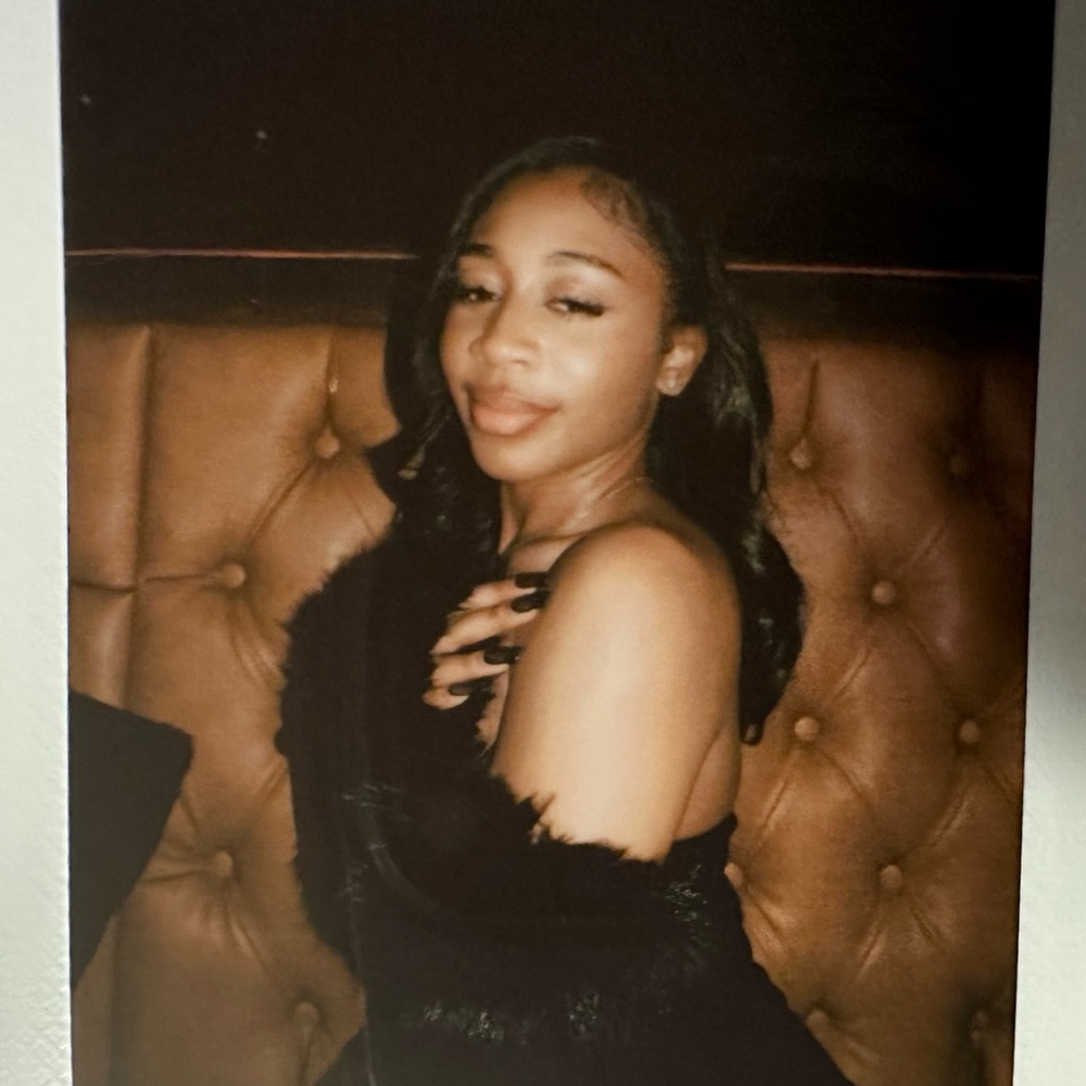 Meet your Posher, Adia